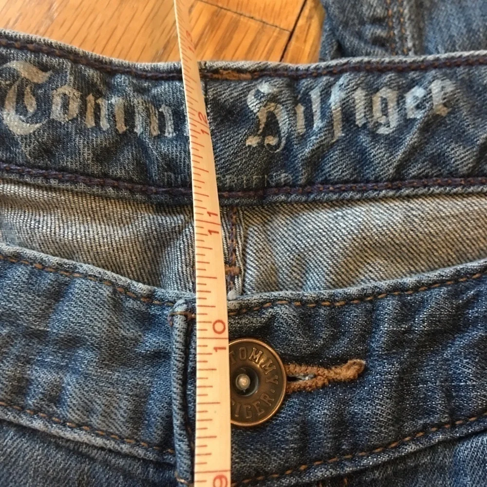 Tommy Hilfiger woman’s straight jeans. No size tag, see measurements